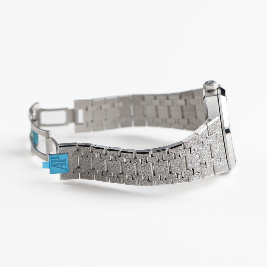 Umbraux A Vauban Double Balance Wheel White Gold Rainbow Sapphires