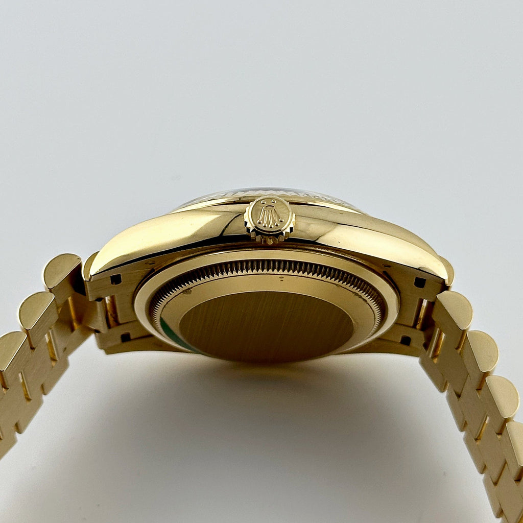 Umbraux Date 5105 36mm Yellow Gold Green II