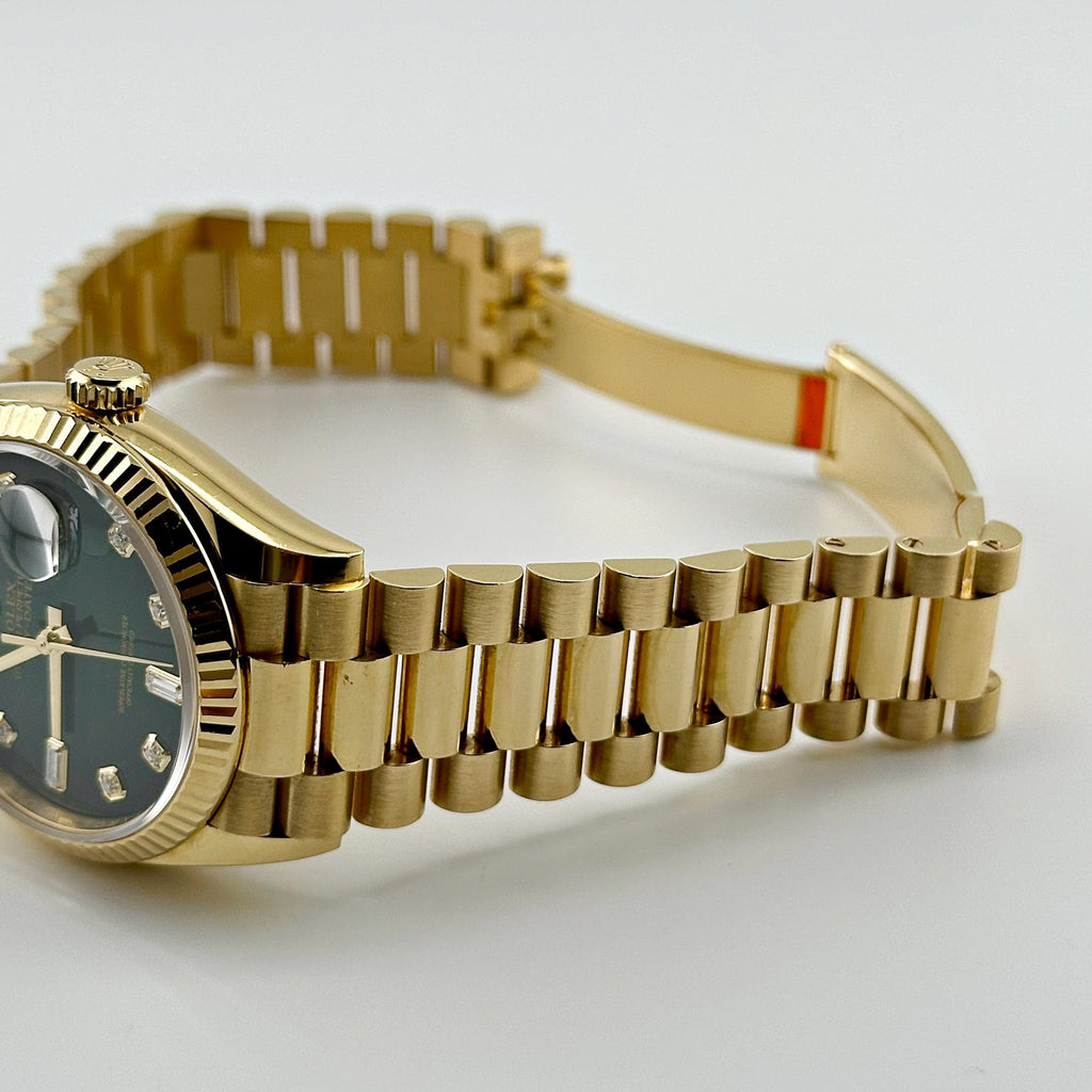 Umbraux Date 5105 36mm Yellow Gold Green II