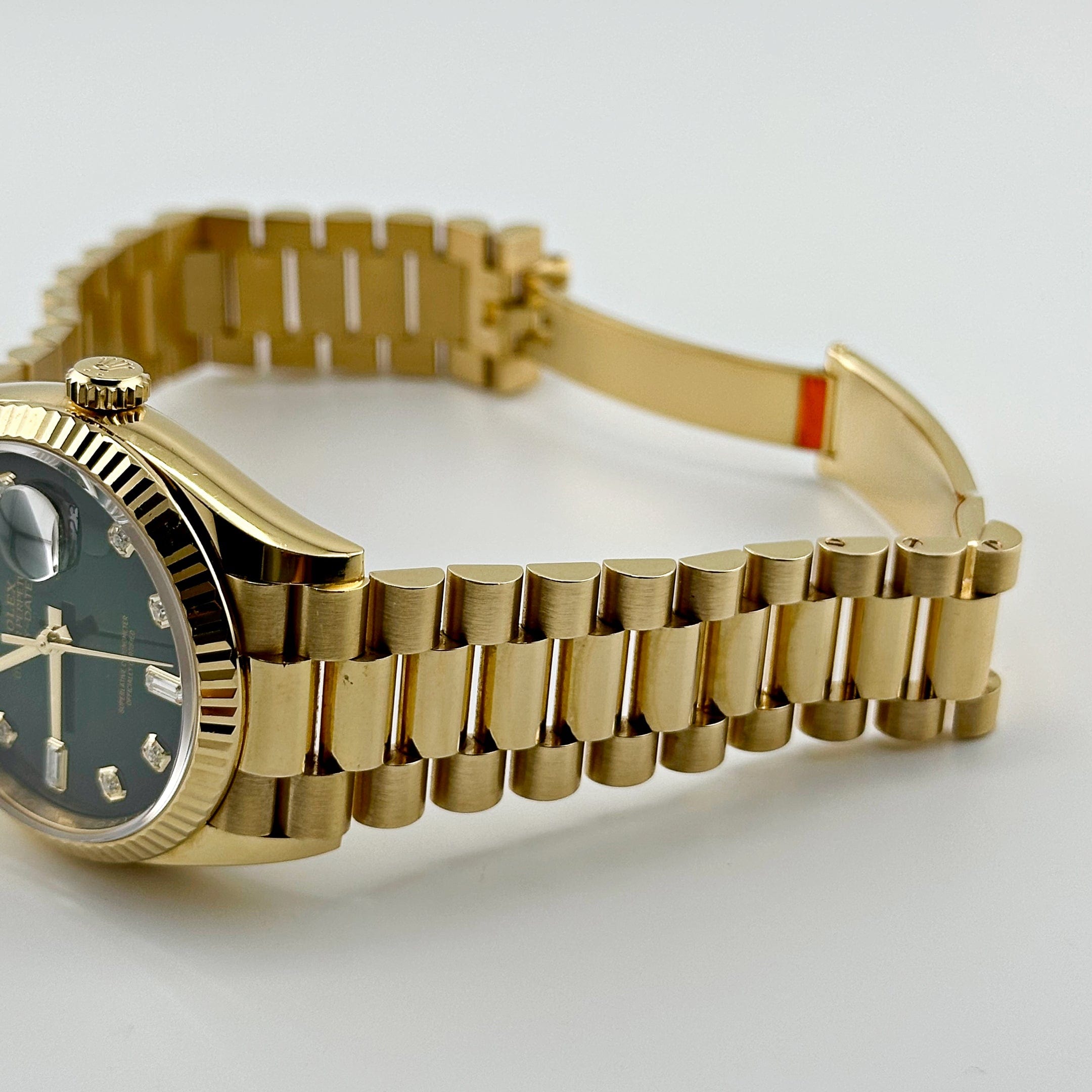 Umbraux Date 5105 36mm Yellow Gold Green II