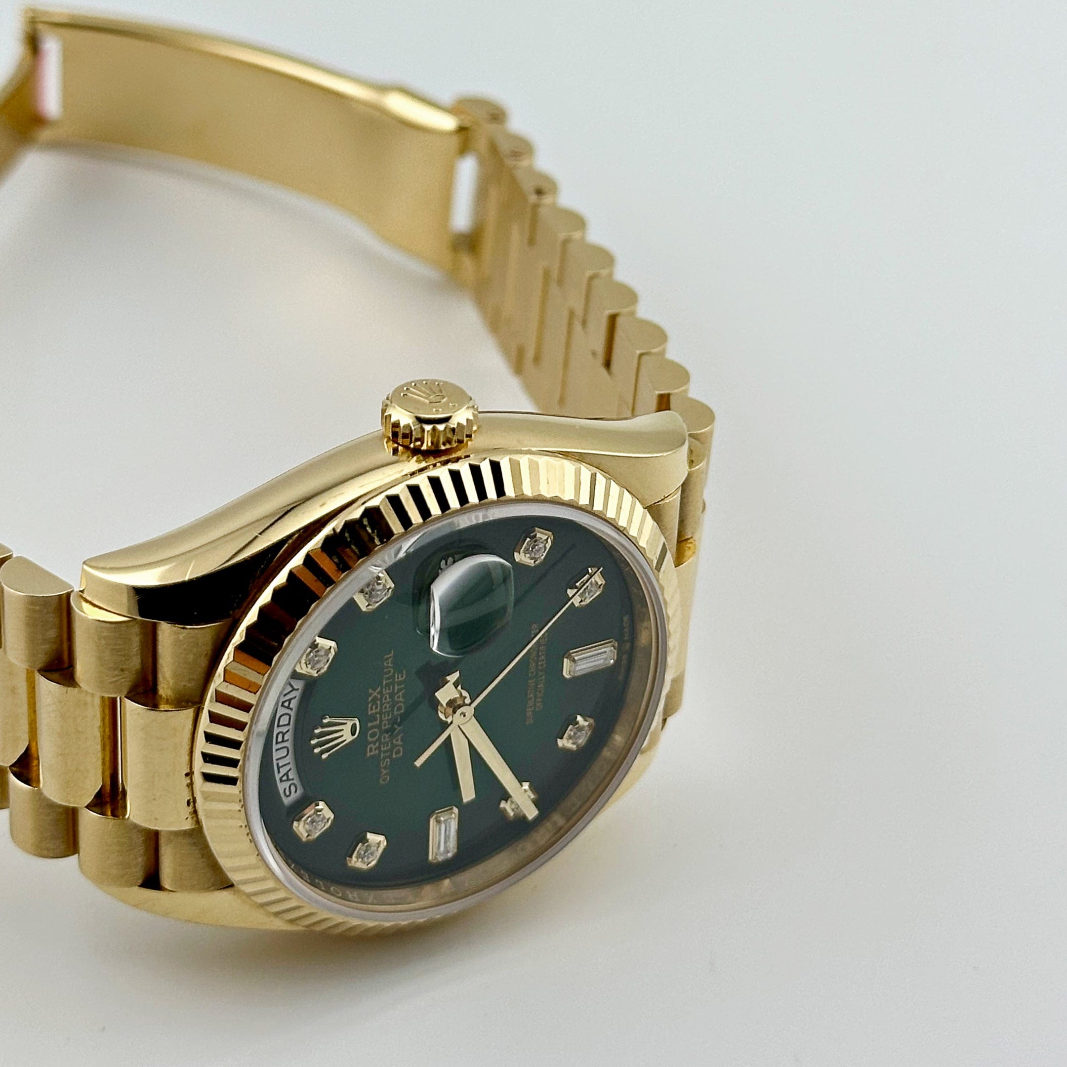 Umbraux Date 5105 36mm Yellow Gold Green II