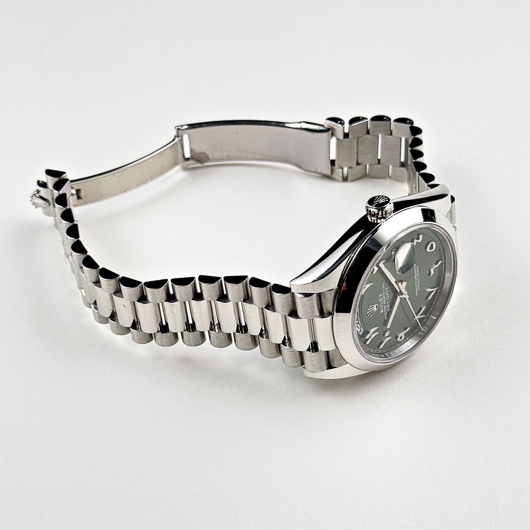 Umbraux Date 5101 40mm Platinum Olive Green