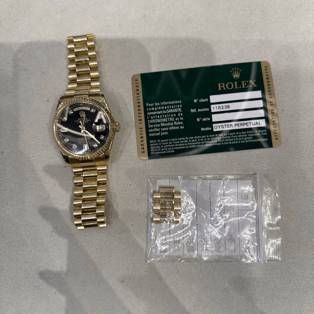 Umbraux Date 5105 36mm Yellow Gold Black
