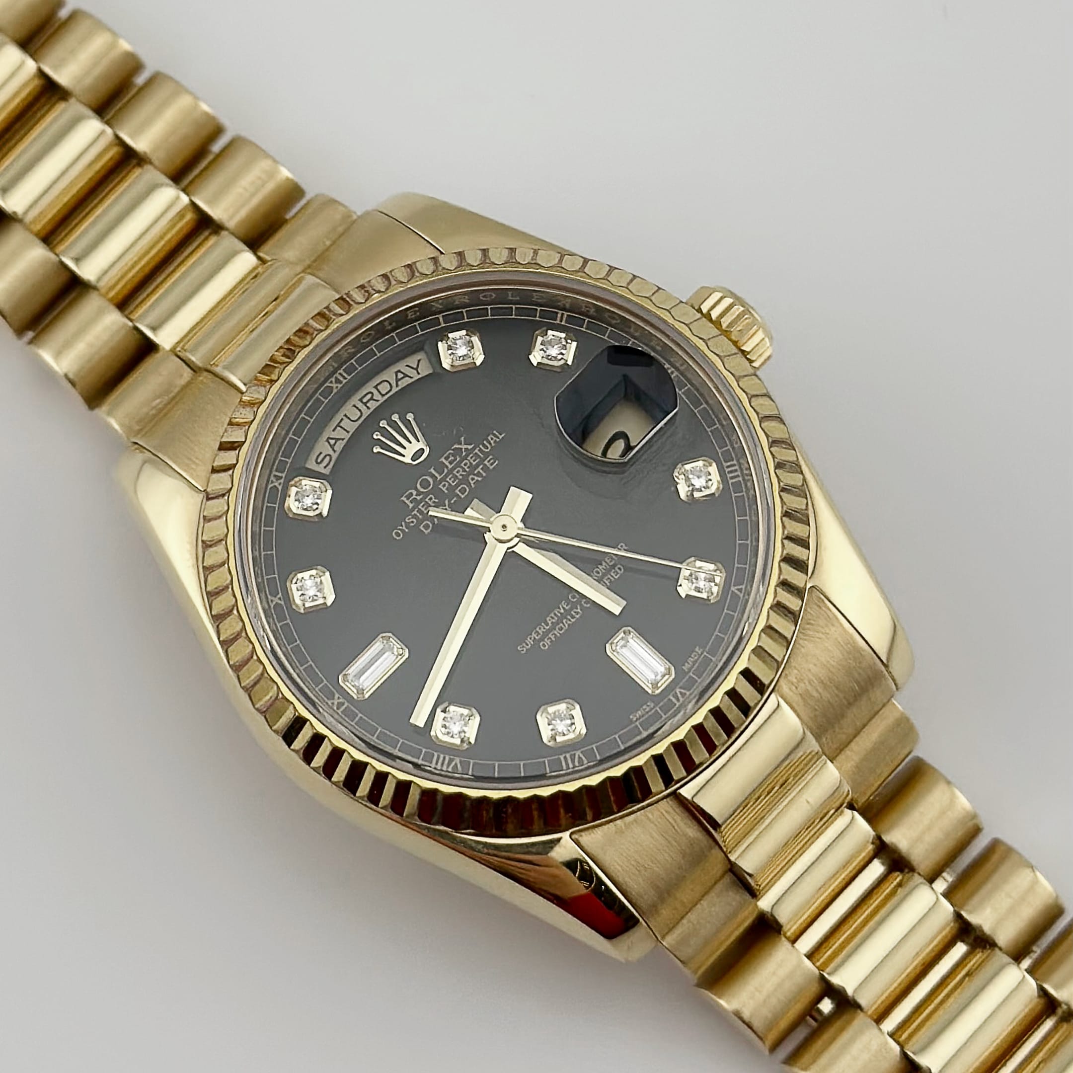 Umbraux Date 5105 36mm Yellow Gold Black
