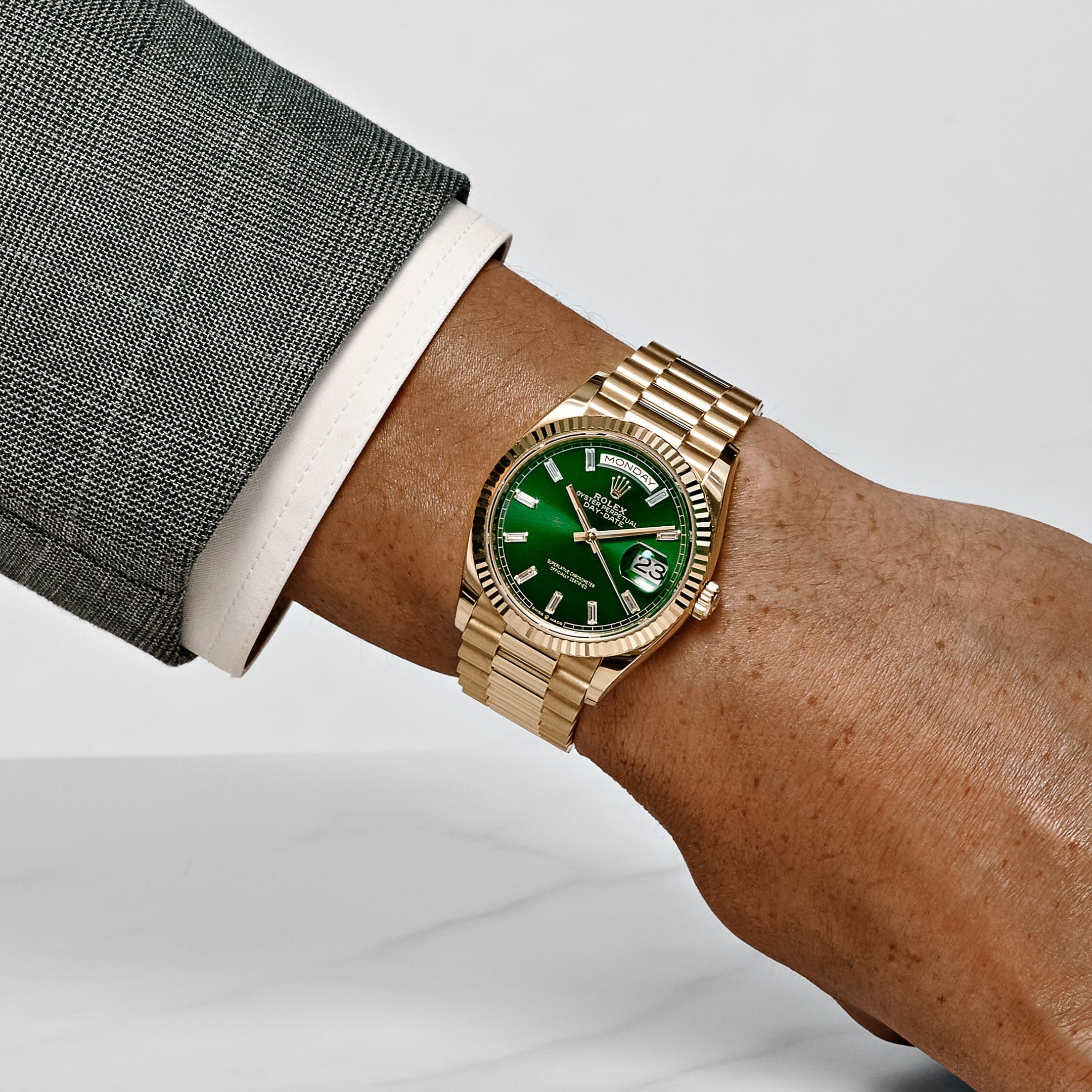 Umbraux Date 5105 36mm Yellow Gold Green