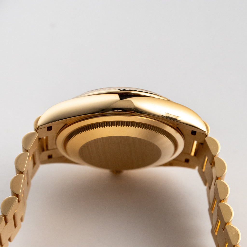 Umbraux Date 5105 36mm Yellow Gold Green