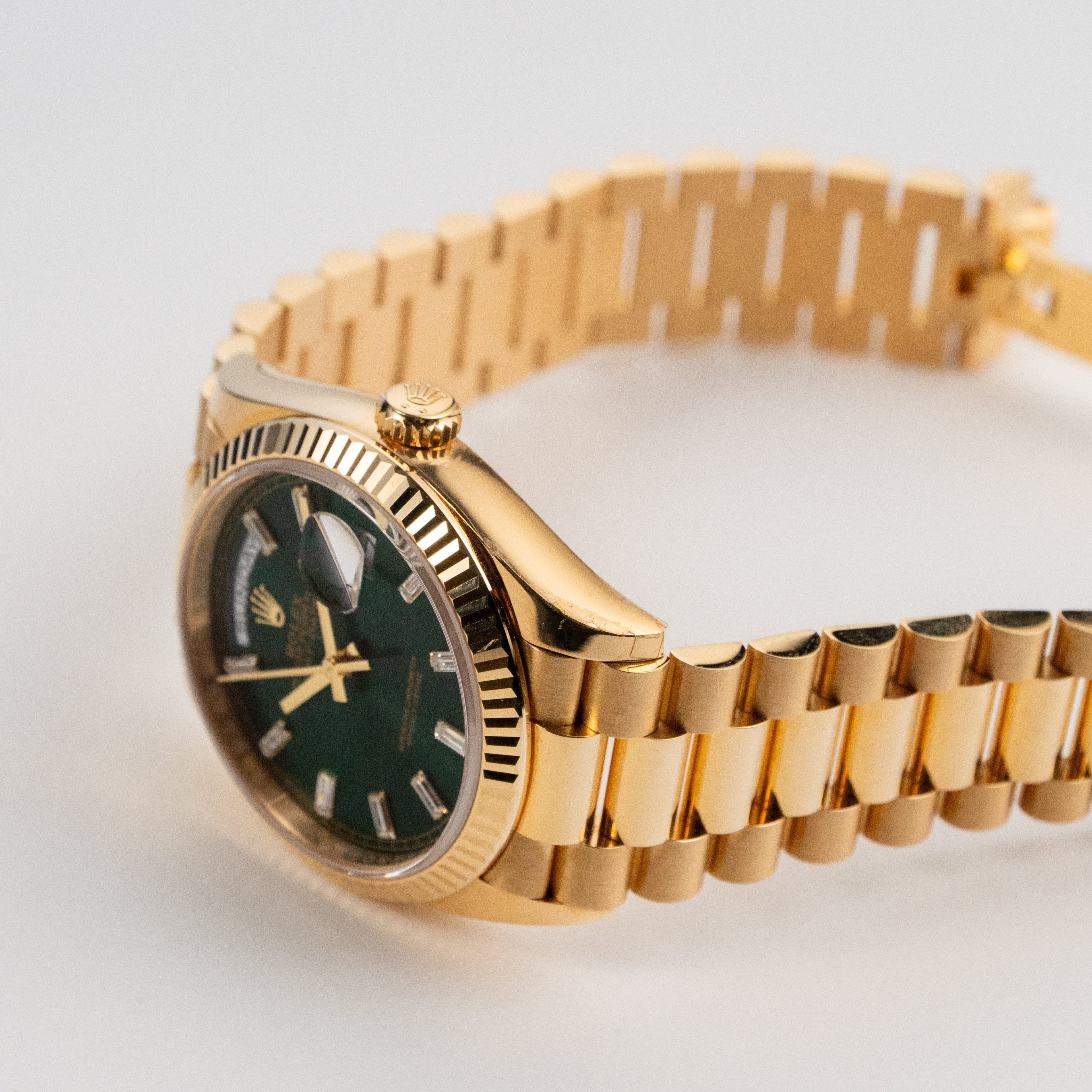 Umbraux Date 5105 36mm Yellow Gold Green