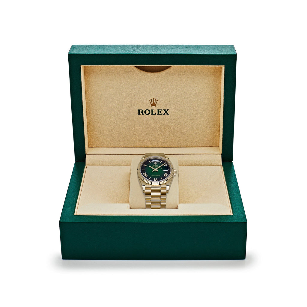 Umbraux Date 5105 36mm Yellow Gold Green Ombre