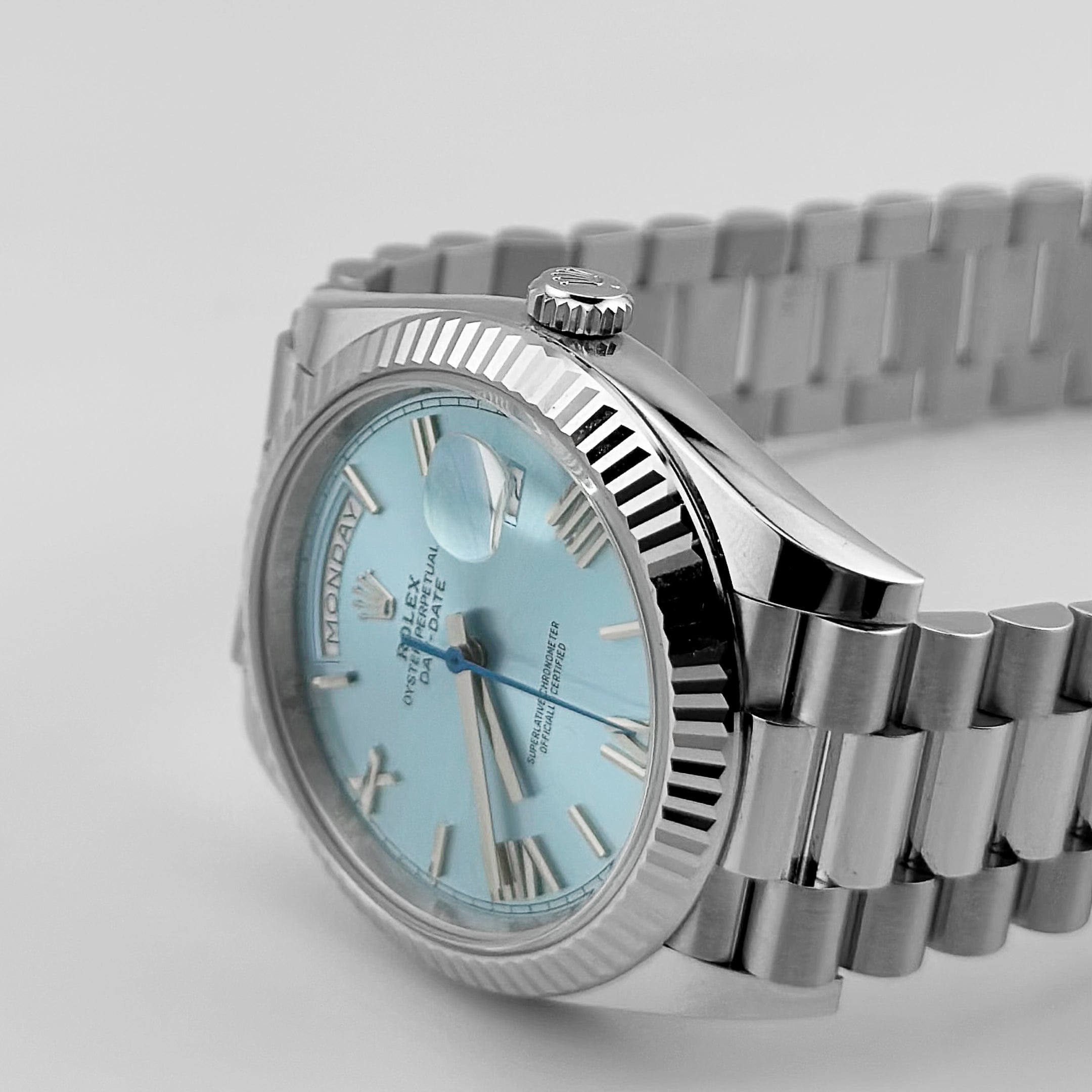 Umbraux Date 5104 40mm Platinum Ice Blue
