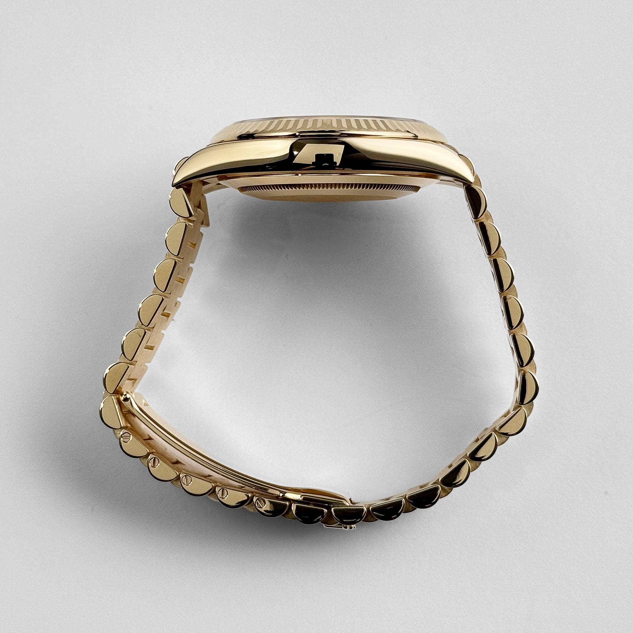 Umbraux Date 5105 40mm Yellow Gold Silver