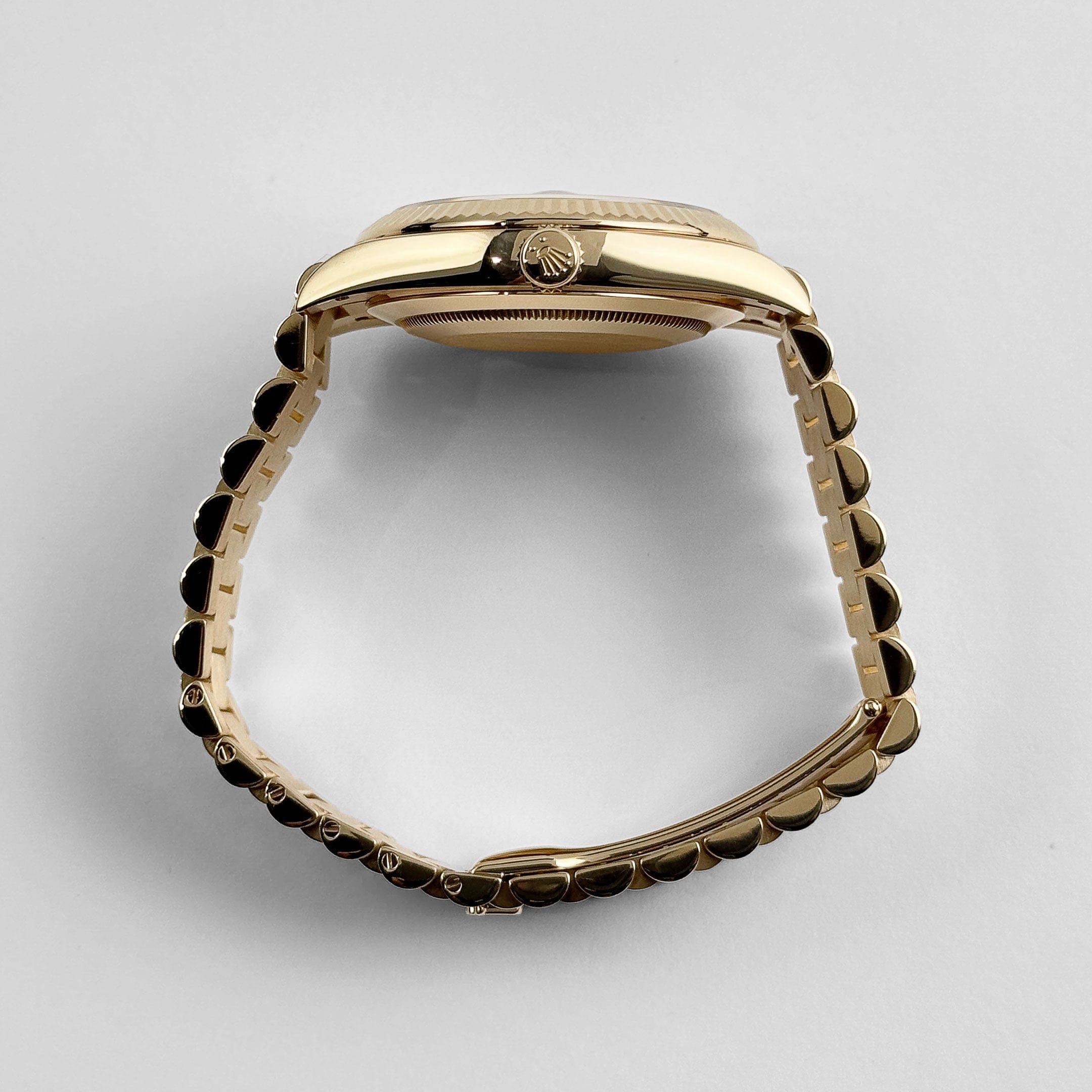 Umbraux Date 5105 40mm Yellow Gold Silver