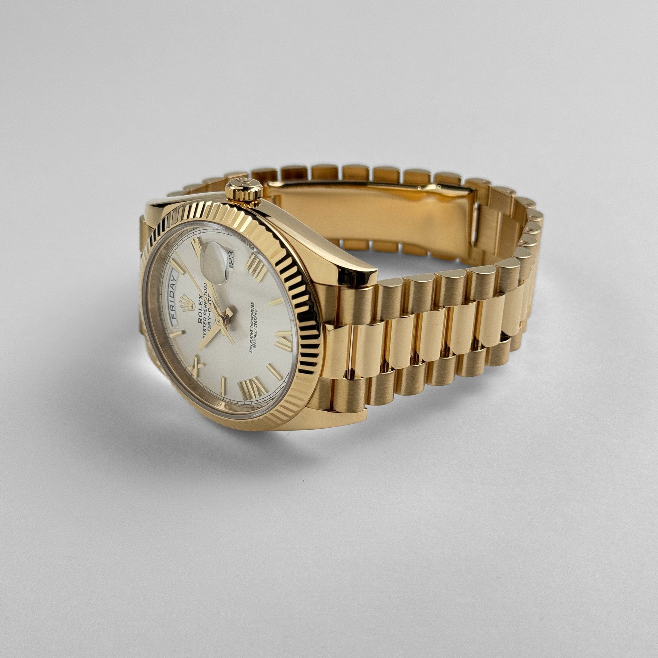 Umbraux Date 5105 40mm Yellow Gold Silver