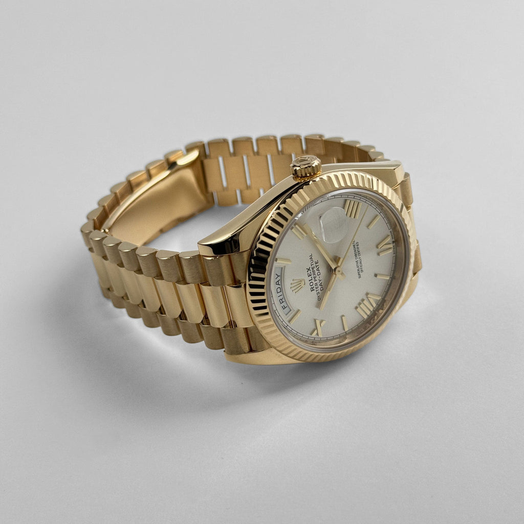 Umbraux Date 5105 40mm Yellow Gold Silver