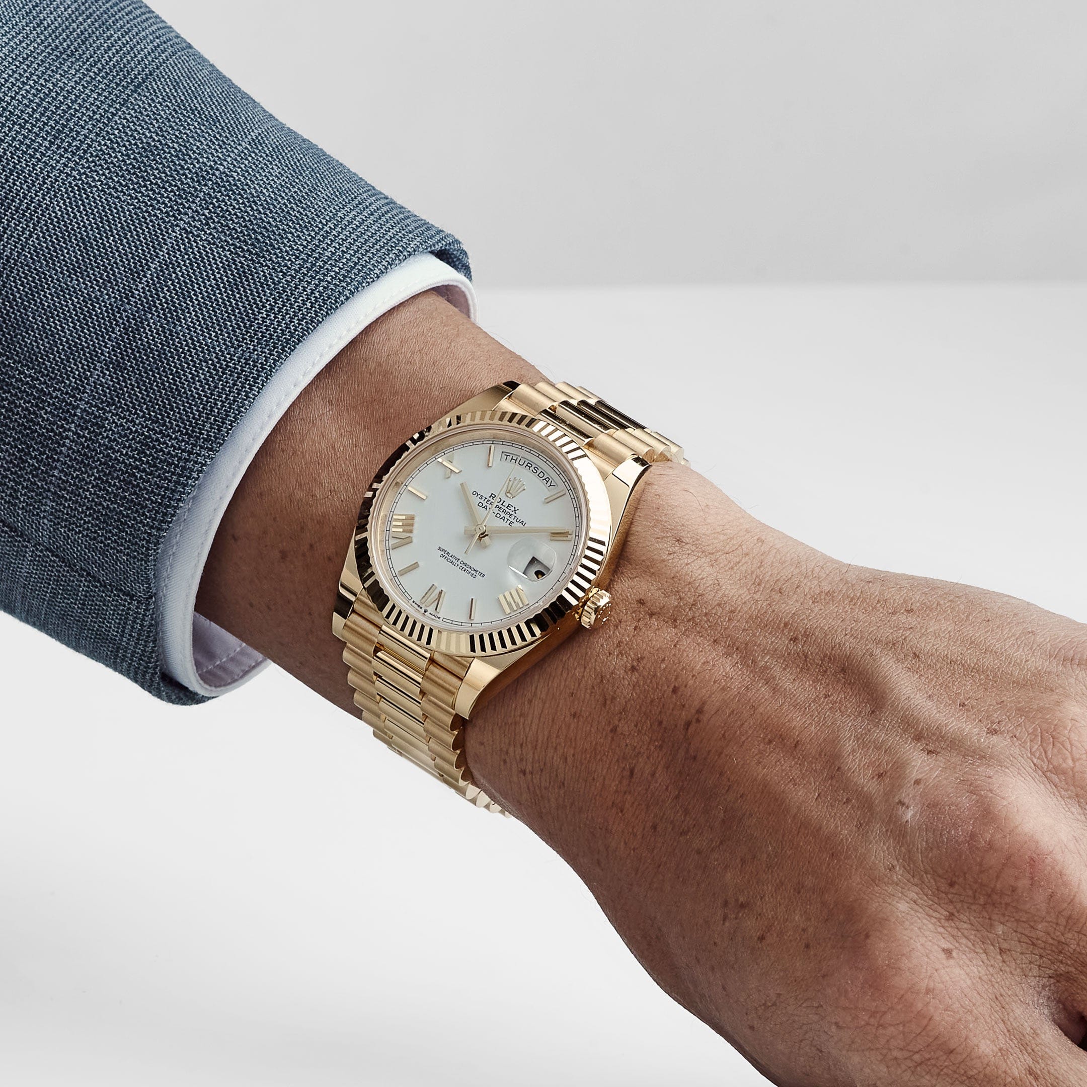 Umbraux Date 5105 40mm Yellow Gold White