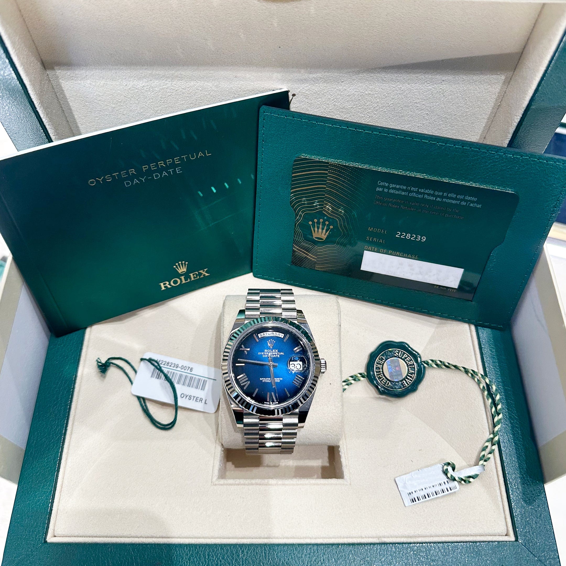 Umbraux Date 5106 40mm White Gold Blue Ombre