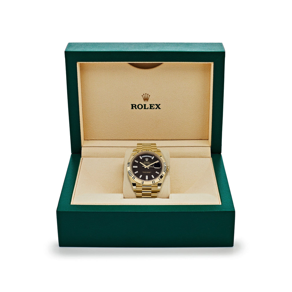 Umbraux Date 5105 40mm Yellow Gold Black