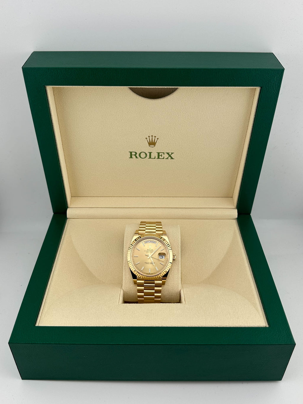 Umbraux Date 5105 40mm Yellow Gold Champagne