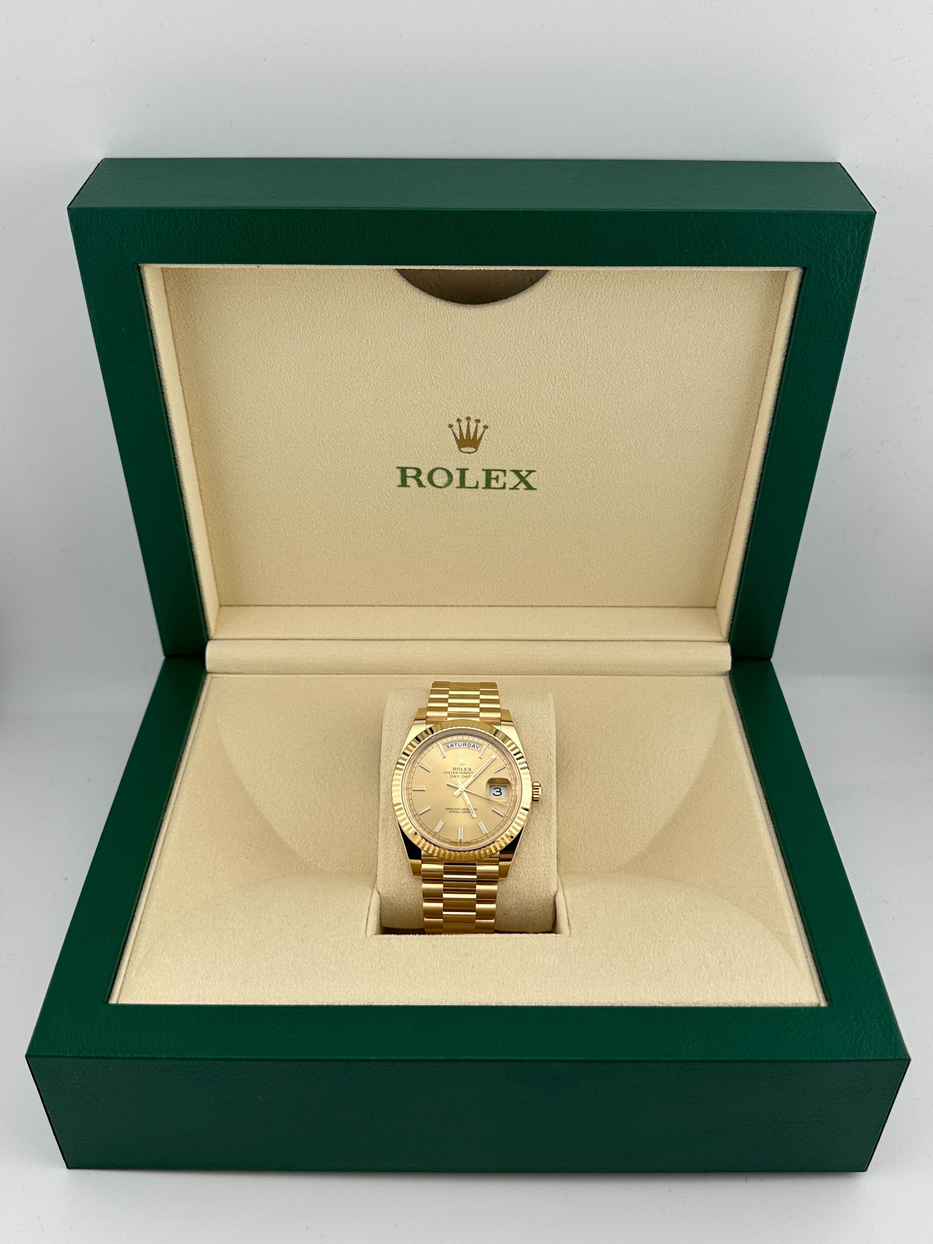 Umbraux Date 5105 40mm Yellow Gold Champagne